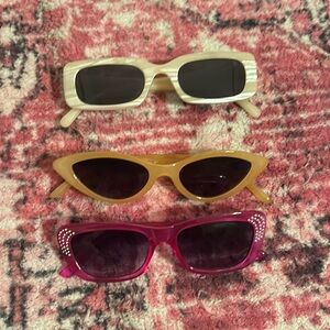 3 sunglasses in a pack of 3